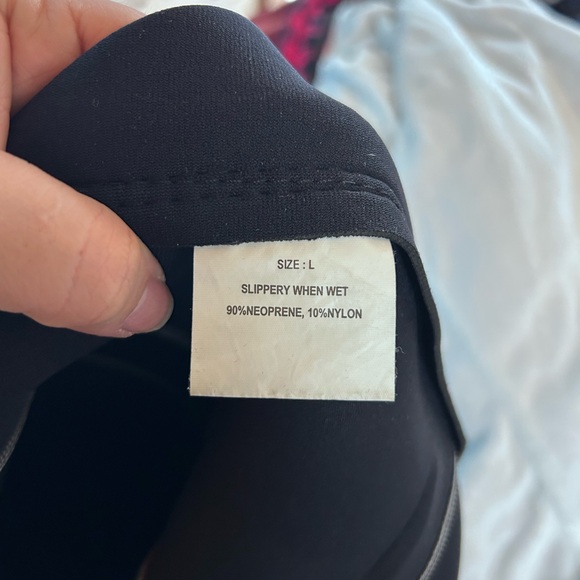 Kids Boys Octane Wetsuit Size Large Neoprene Jacket in Black and Red - Picture 6 of 6